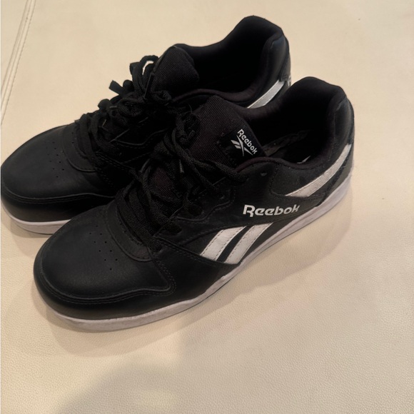 Steel toe, men size 11 Reebok shoes in great condition, only been worn twice - Picture 2 of 5